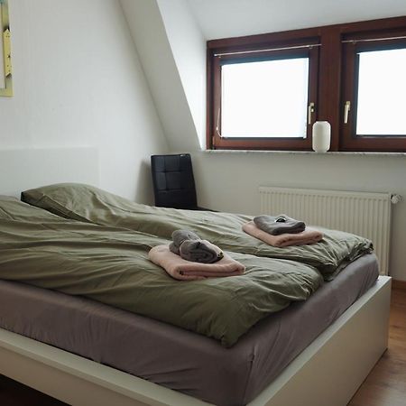 Appartement Unique: Geraeumig - Bhf-Nah - Parkplatz - Netflix à BRE Extérieur photo