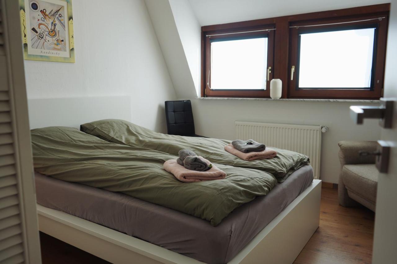 Appartement Unique: Geraeumig - Bhf-Nah - Parkplatz - Netflix à BRE Extérieur photo