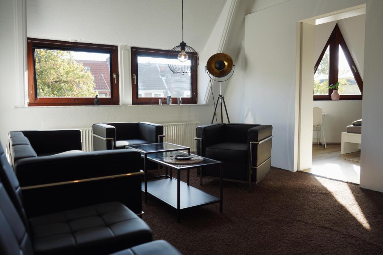 Appartement Unique: Geraeumig - Bhf-Nah - Parkplatz - Netflix à BRE Extérieur photo