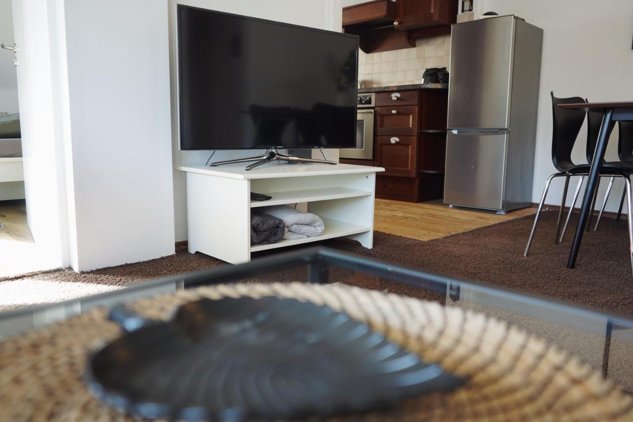 Appartement Unique: Geraeumig - Bhf-Nah - Parkplatz - Netflix à BRE Extérieur photo