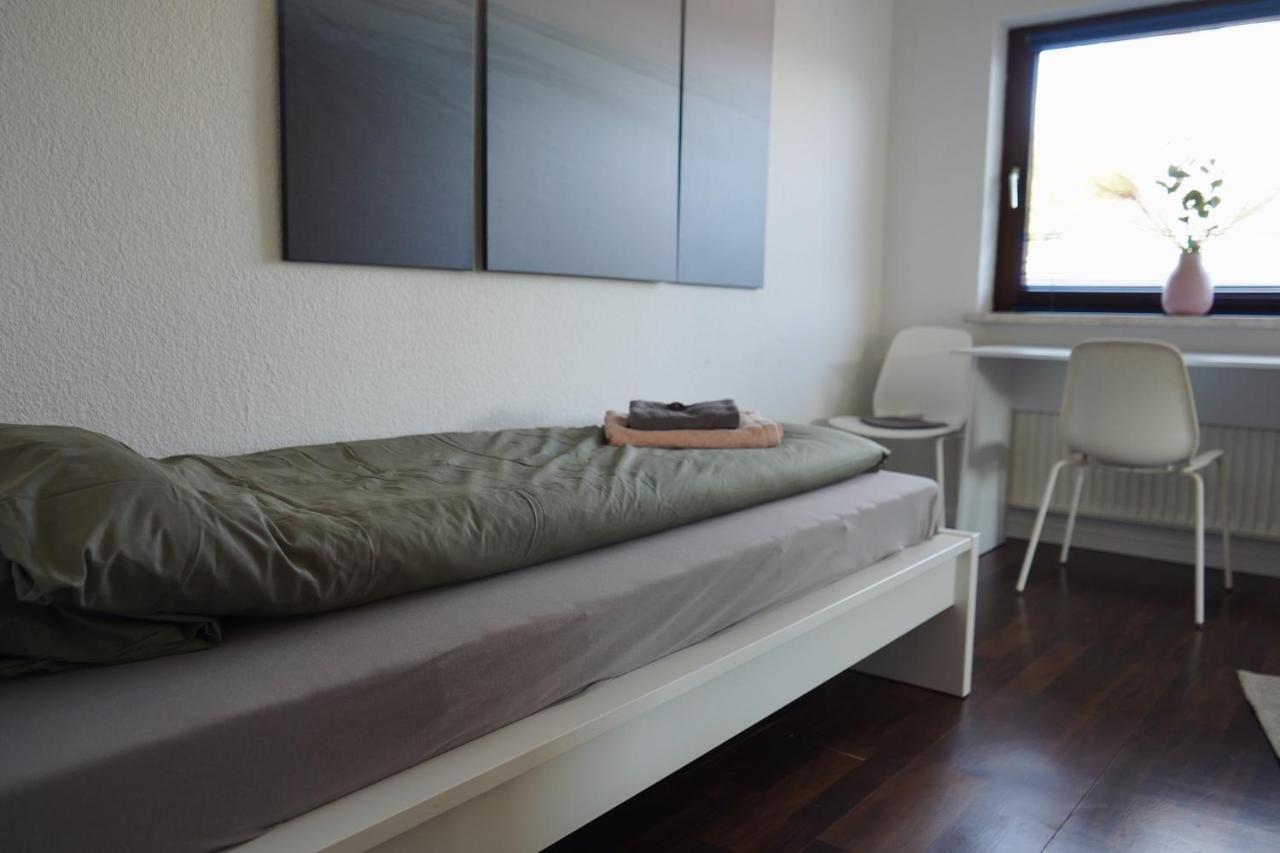 Appartement Unique: Geraeumig - Bhf-Nah - Parkplatz - Netflix à BRE Extérieur photo
