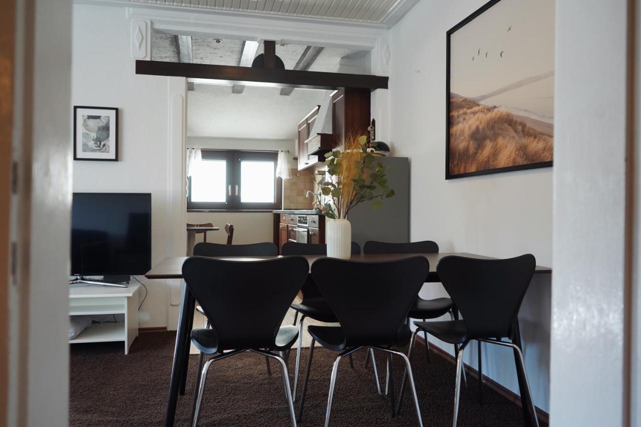 Appartement Unique: Geraeumig - Bhf-Nah - Parkplatz - Netflix à BRE Extérieur photo